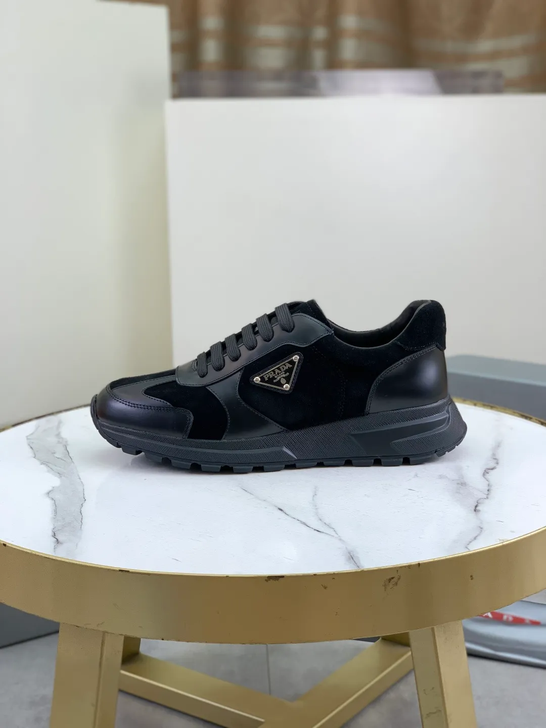 Men's men's shoes💰P580💰【New model】Top quality, new popular models on the official website, which will never go out of style for a century,🆘 The trendy brand (Prada) mainly promotes popular models, avant-garde and versatile fashionable men's shoes, private version molding, cowhide surface splicing 1:1 oil edge processing... fashionable and simple, original imported cowhide interior cowhide feet; the atmosphere and personality are more fashionable, eye-catching and pursuing class. It will subvert old ideas and be a must-have for fashionistas who want to spend time with you! Must keep it! High-end comfort, high-end quality workmanship. Size: 38-44 Various colors available. full package